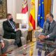 Toledo, 22 de abril de 2021.- El presidente de Castilla-La Mancha, Emiliano García-Page, se ha reunido con el alcalde de Tarancón (Cuenca), José Manuel López Carrizo, en el Palacio de Fuensalida. (Fotos: A. Pérez Herrera // JCCM)